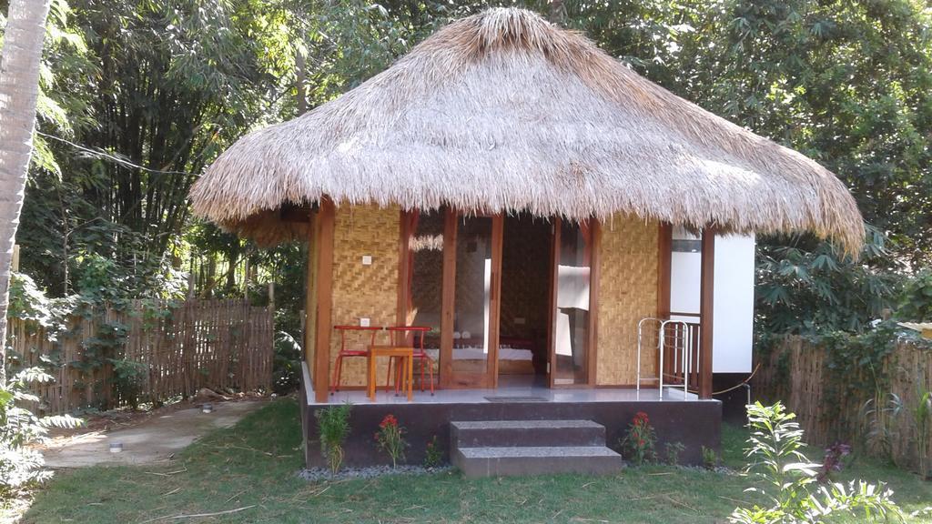 Airas' Garden Homestay Eco Bungalows Kuta  Exterior photo